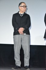 映画『静かな雨』公開記念舞台あいさつに登壇したでんでん