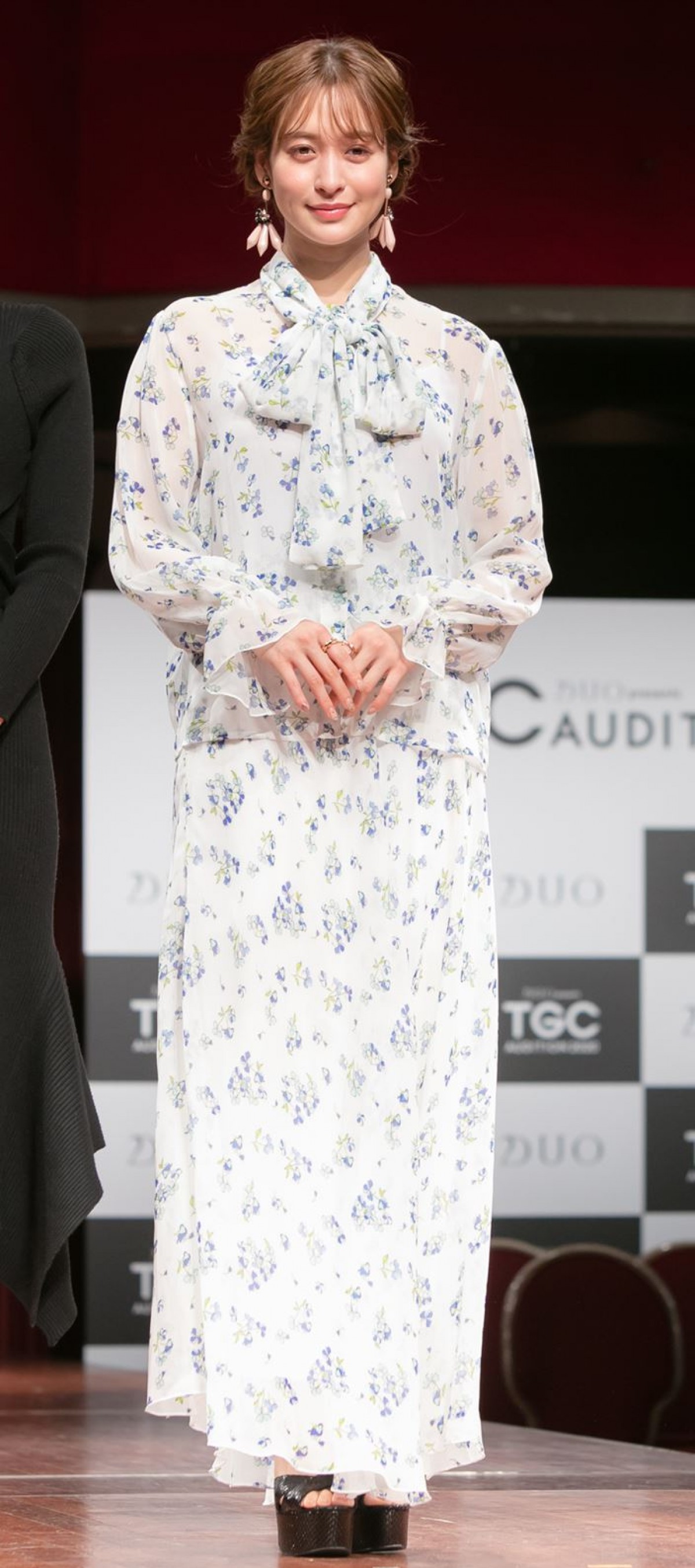 華原朋美「ある方と出会って運命が変わった」芸能界を目指す少女らへエール