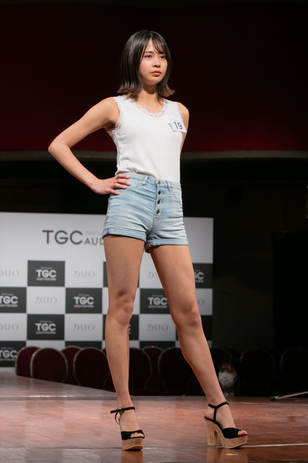華原朋美「ある方と出会って運命が変わった」芸能界を目指す少女らへエール