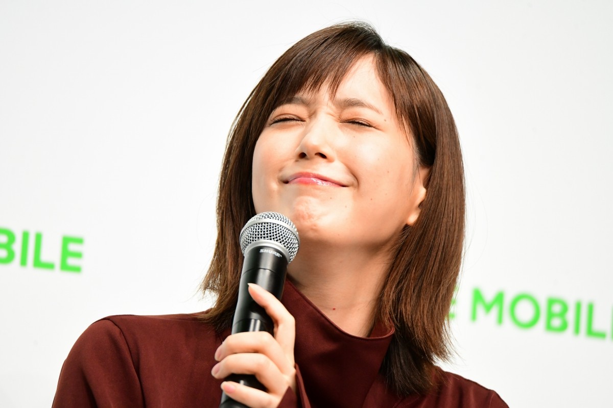 本田翼、ワインレッドのワンピースで登場「ダンス思い切りやりました」