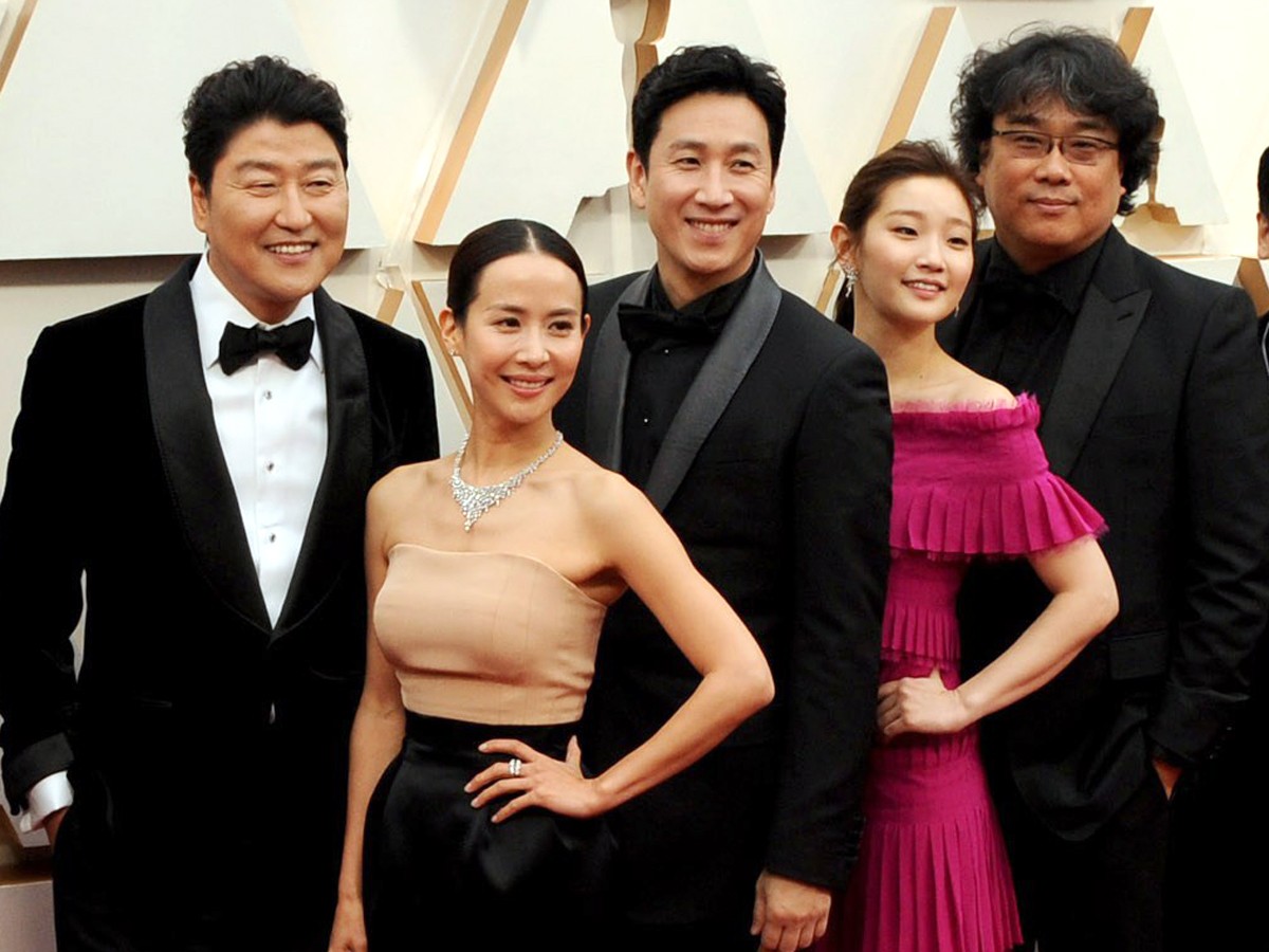 第92回アカデミー賞にて、最多4部門を受賞した『パラサイト 半地下の家族』の俳優陣&監督