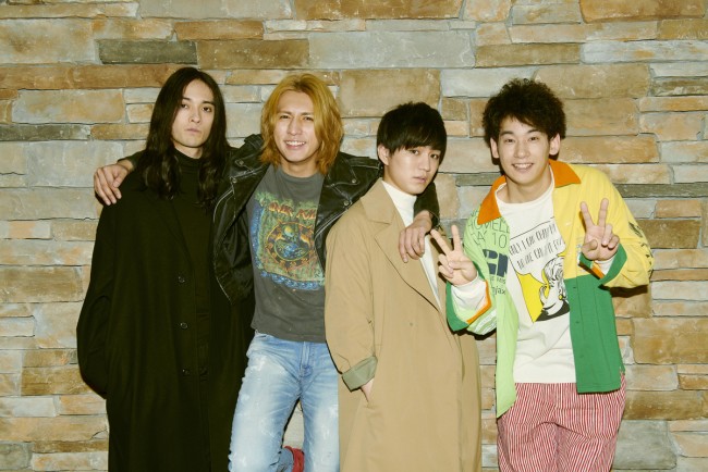 シンドラ『正しいロックバンドの作り方』キャスト陣（左から）栗原類、主演の藤井流星、主演の神山智洋、吉田健悟