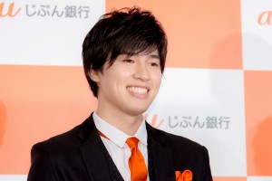 「au じぶん銀行」行名変更記者説明会に登場した土屋神葉