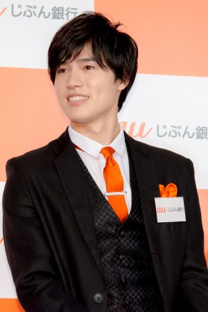 「au じぶん銀行」行名変更記者説明会に登場した土屋神葉