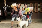 【写真】丸山隆平、主演時代劇クランクアップ！ “家族”と一緒に「いい旅ができました」