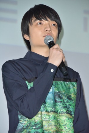 映画『踊ってミタ』完成披露舞台あいさつに登場した岡山天音