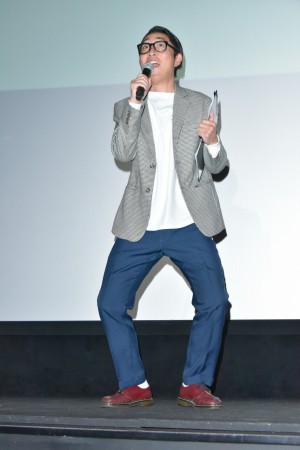 映画『踊ってミタ』完成披露舞台あいさつに登場した、ゆってぃ