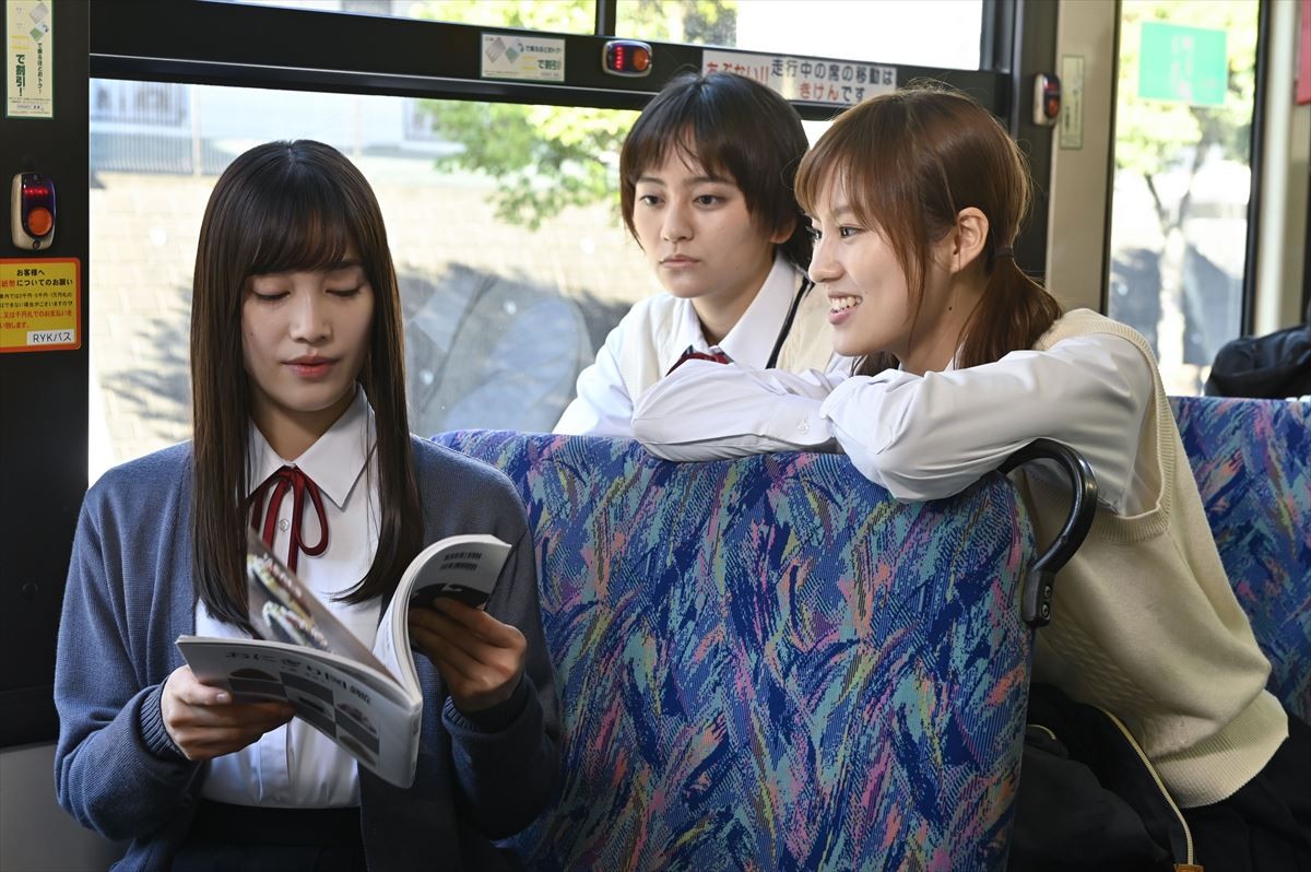 今夜の『女子高生の無駄づかい』小林由依、ちょっかい出した浅川梨奈に“壁ドン”され…