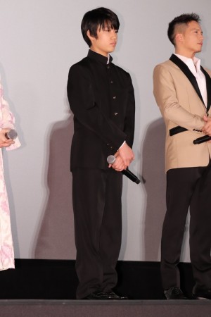 『劇場版 おいしい給食 Final Battle』完成披露舞台あいさつに登場した佐藤大志