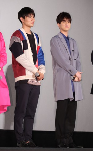 『劇場版 おいしい給食 Final Battle』完成披露舞台あいさつに登場したBOYS AND MEN（左から）辻本達規、水野勝
