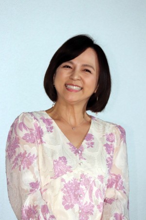 『劇場版 おいしい給食 Final Battle』完成披露舞台あいさつに登場した、いとうまい子