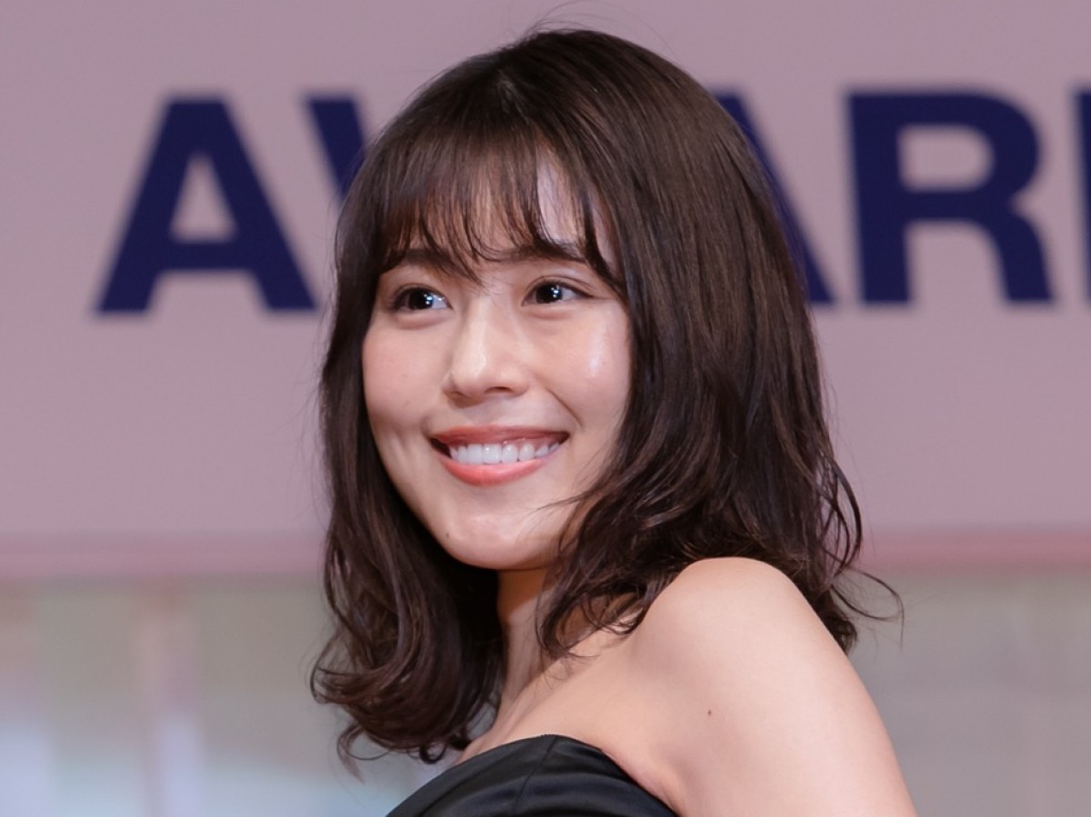 有村架純、美しい撮影オフショット “映画の1シーン”のような仕上がりでファン魅了