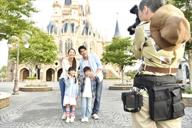 東京ディズニーリゾート、アプリでの写真サービス開始！　限定デザイン商品も用意