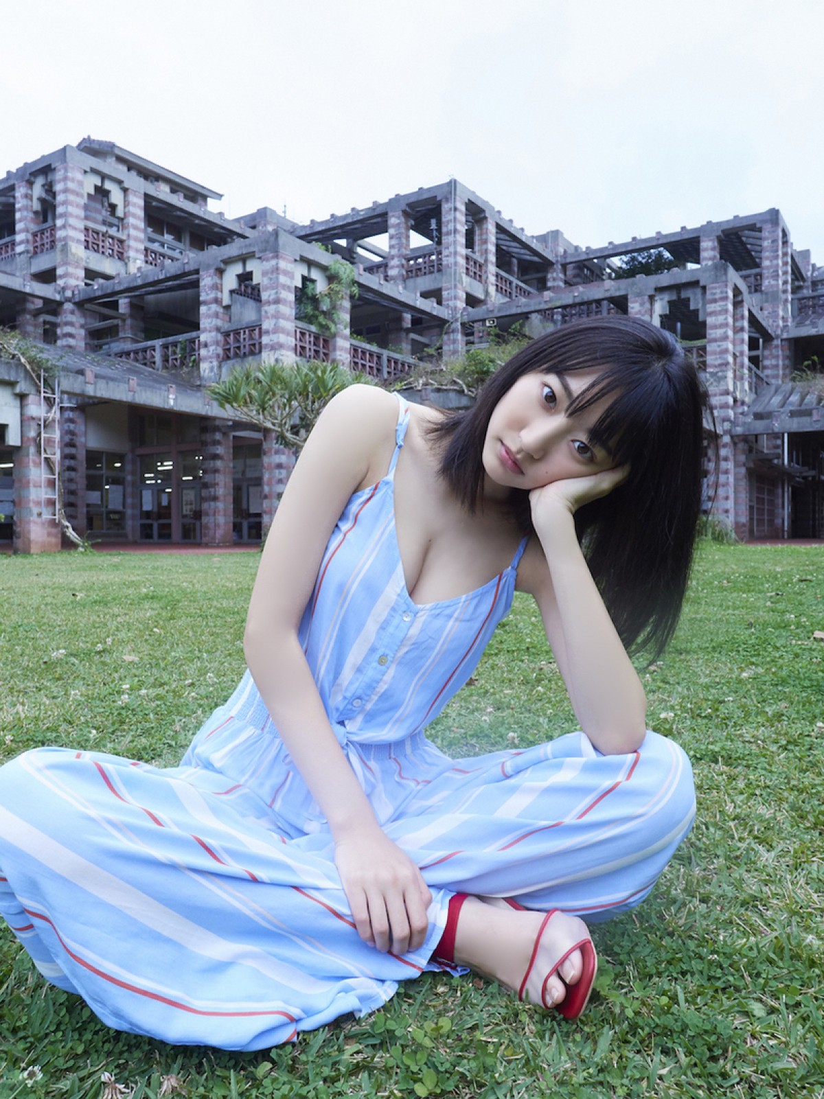 武田玲奈、美脚＆谷間も　美麗スタイル収めた3rdフォトブック発売