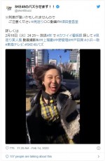 「優勝！」の声に「イェーイ！」と飛び跳ねて破顔する須田　※『SKE48のバズらせます！！』公式ツイッター