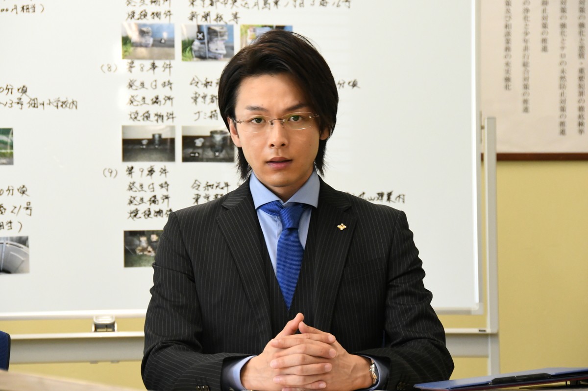 田中圭vs中村倫也、SPドラマで初の兄弟役「安心安全、でも刺激的」「なんかいい匂いがする」