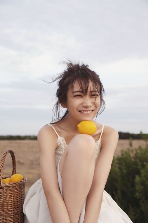 乃木坂46・秋元真夏2nd写真集『（タイトル未定）』