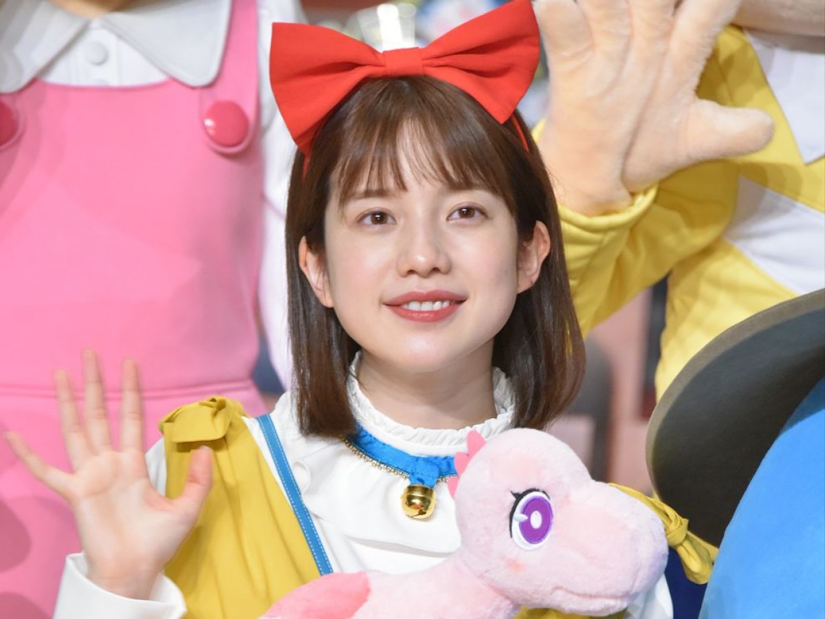 弘中綾香、キュートな“ドラミちゃん”コスプレを生披露！