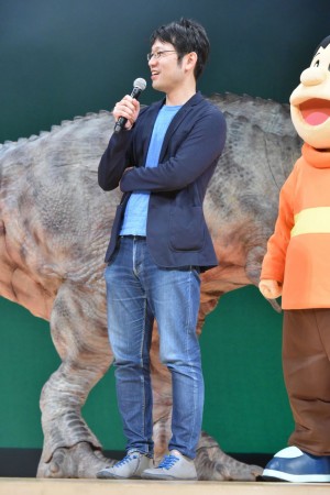 『映画ドラえもん のび太の新恐竜』完成披露舞台あいさつに登場した今井一暁監督