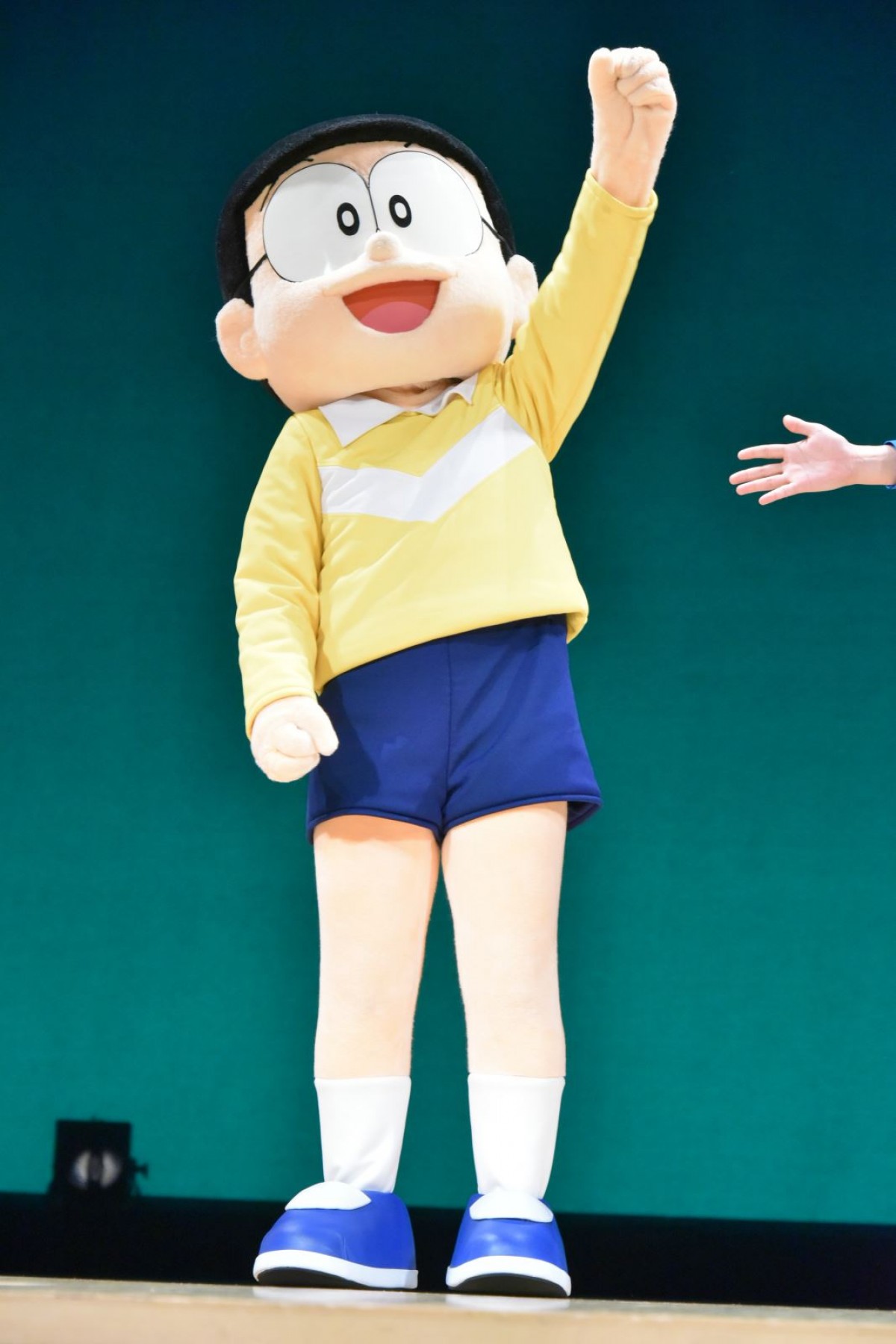 弘中綾香、キュートな“ドラミちゃん”コスプレを生披露！