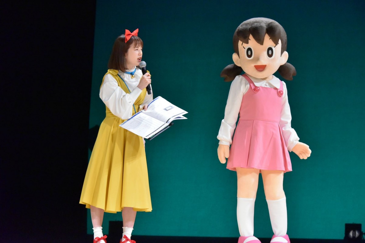 弘中綾香、キュートな“ドラミちゃん”コスプレを生披露！