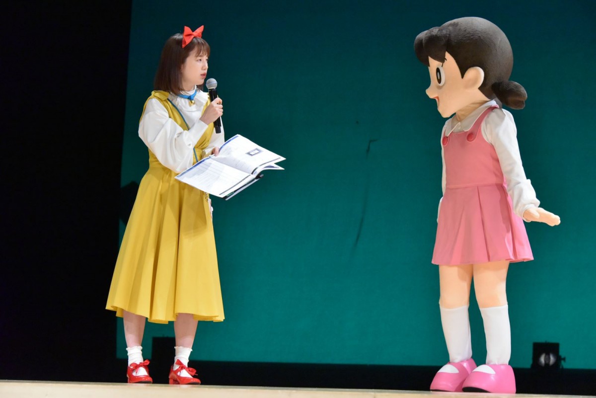 弘中綾香、キュートな“ドラミちゃん”コスプレを生披露！
