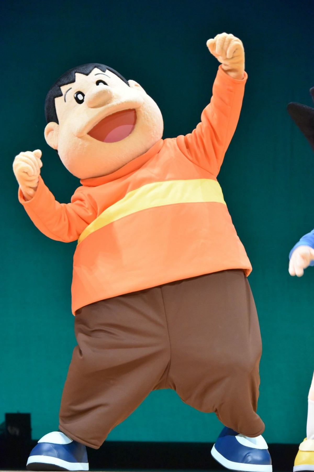 弘中綾香、キュートな“ドラミちゃん”コスプレを生披露！