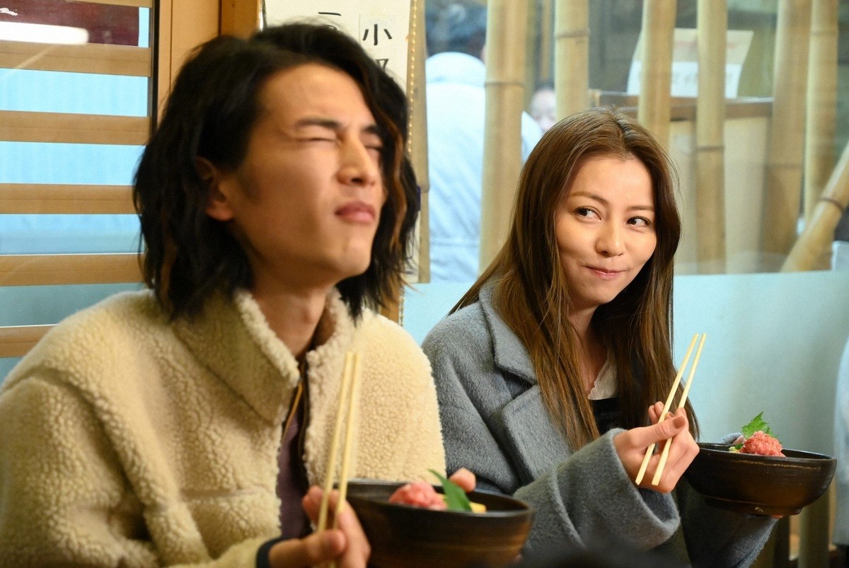 『恋はつづくよどこまでも』佐藤健、上白石萌音への“寝たふりキス”に大反響「天堂先生！！！」