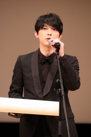 第62回ブルーリボン賞授賞式に登場した吉沢亮