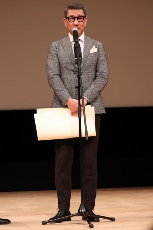 第62回ブルーリボン賞授賞式に登場した中井貴一