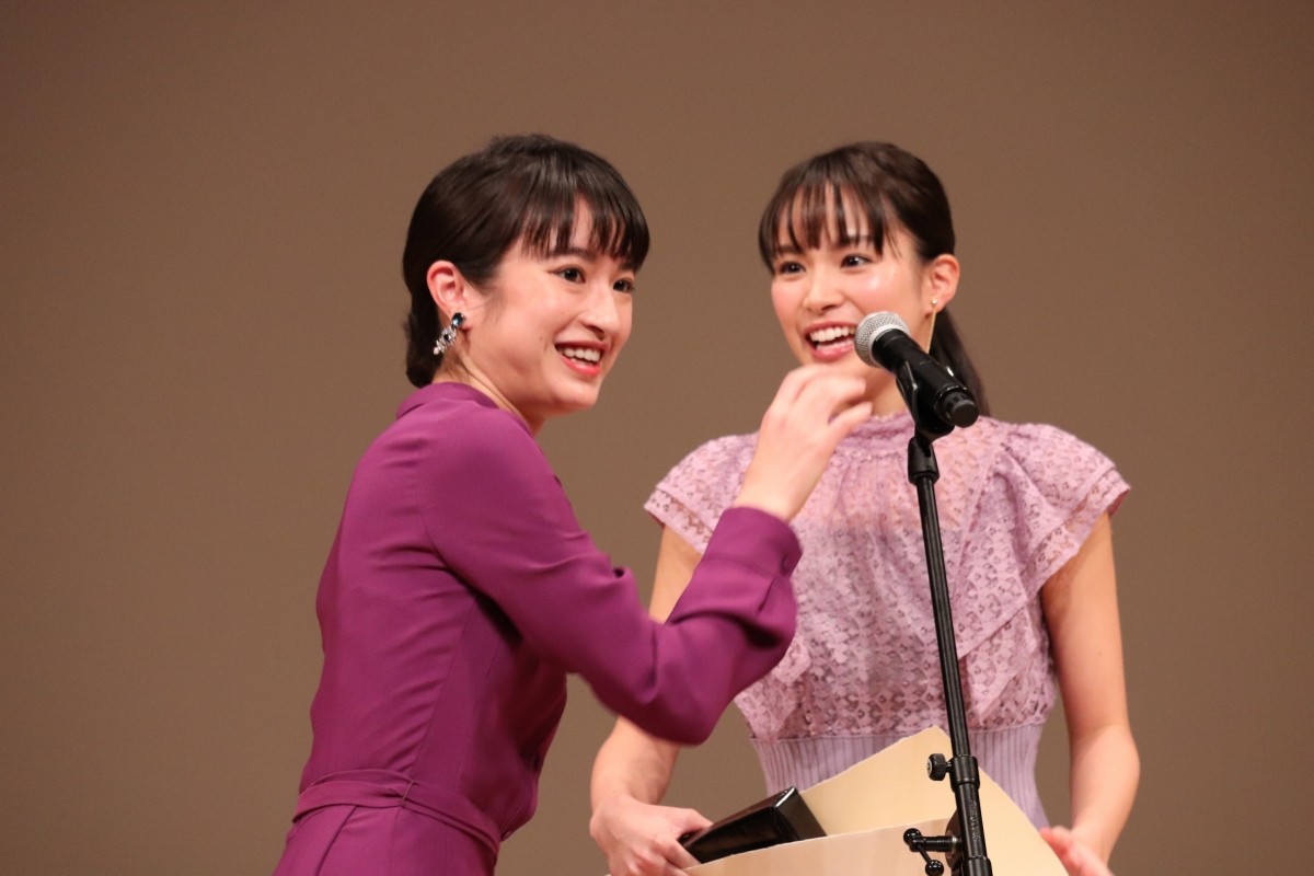 長澤まさみ、黒のドレスでブルーリボン賞受賞「信念を持って生きていきたい」