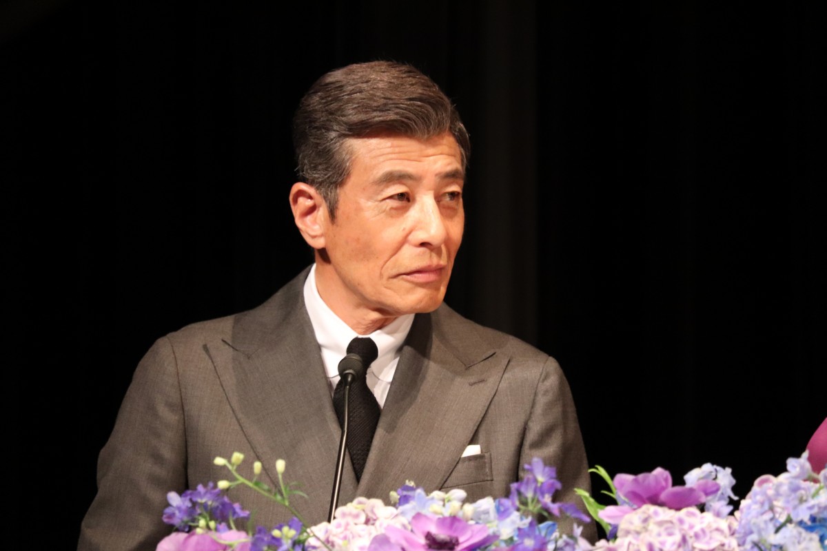 長澤まさみ、黒のドレスでブルーリボン賞受賞「信念を持って生きていきたい」