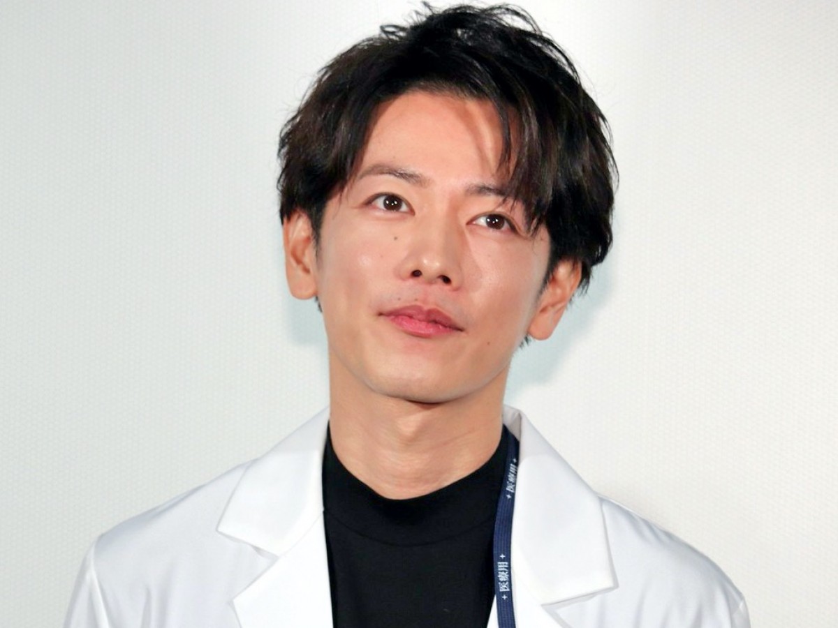 佐藤健ら『恋はつづくよどこまでも』“循環器内科”メンバー大集合　オフショットに反響