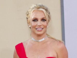 ブリトニー・スピアーズ、ダンス中に骨折