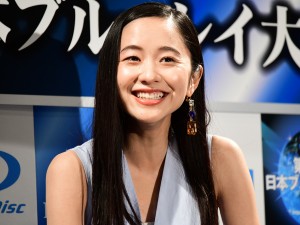 第12回「日本ブルーレイ大賞」授賞式に登場した堀田真由