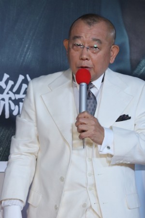 スペシャルドラマ『アメリカに負けなかった男～バカヤロー総理 吉田茂～』テープカットイベントに登場した笑福亭鶴瓶