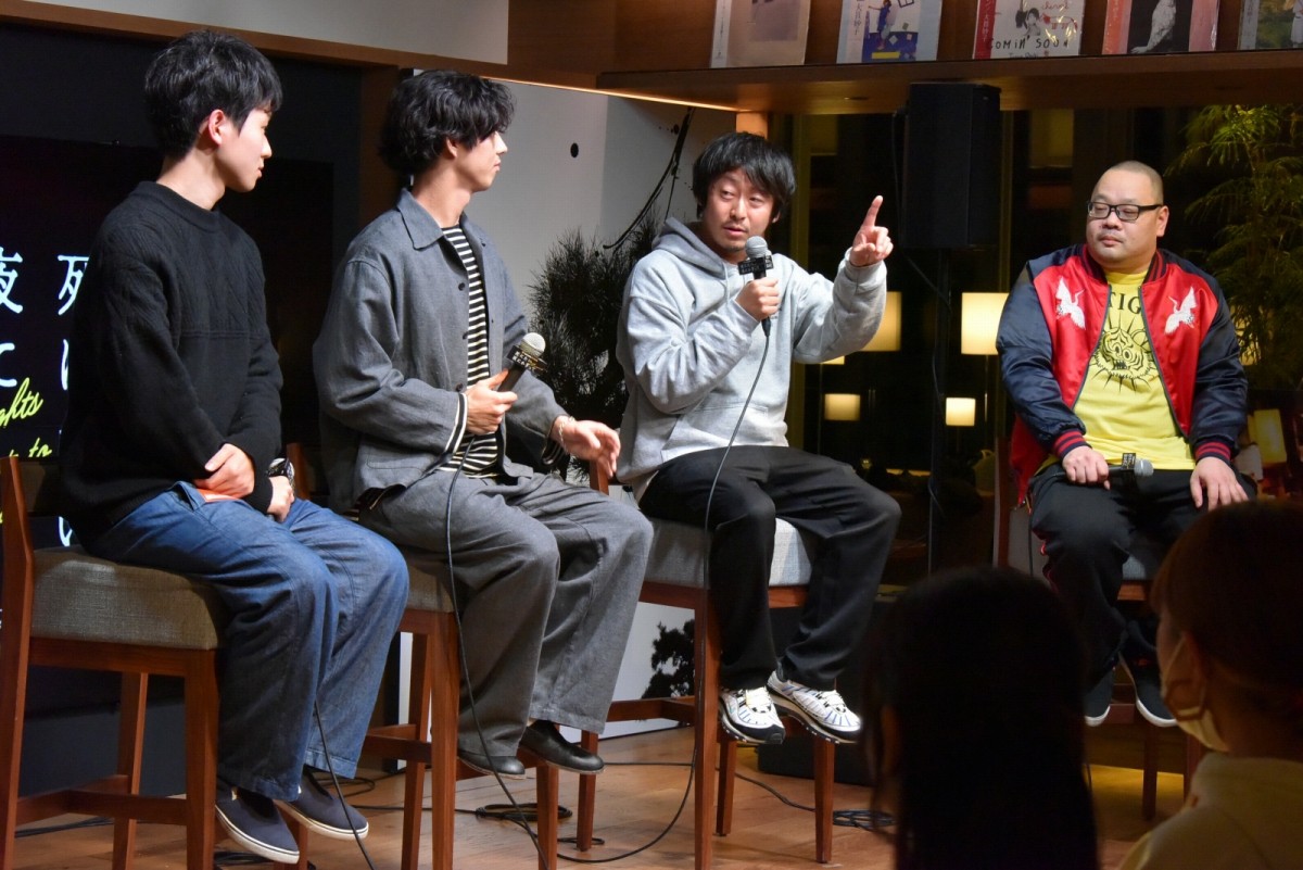 賀来賢人、山本舞香のドSな首絞めシーンを回想「全部全力で…（笑）」