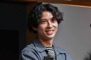 ドラマイズム『死にたい夜にかぎって』トークイベントに登場した賀来賢人