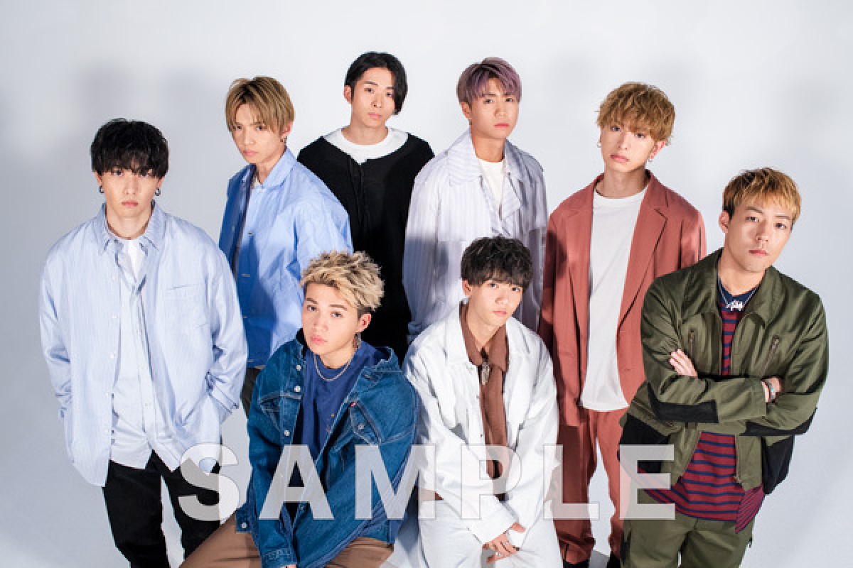 FANTASTICS、ファースト写真集発売決定　筋トレやもぐもぐ動画まで8人のオン＆オフが満載