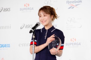 スニーカーベストドレッサー賞 2020 授賞式に登場した鈴木奈々