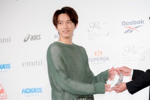 スニーカーベストドレッサー賞 2020 授賞式に登場した杉野遥亮
