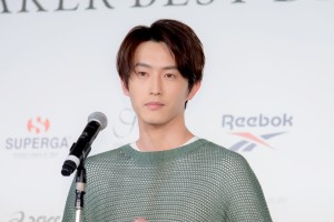 スニーカーベストドレッサー賞 2020 授賞式に登場した杉野遥亮