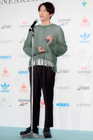 スニーカーベストドレッサー賞 2020 授賞式に登場した杉野遥亮