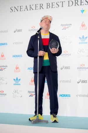 スニーカーベストドレッサー賞 2020 授賞式に登場したレイザーラモンRG