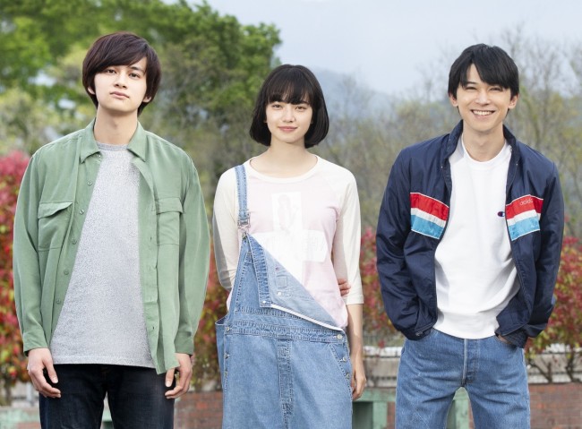 映画『さくら』劇中撮り下ろし写真（左から）北村匠海、小松菜奈、吉沢亮