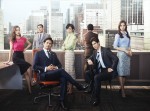 新木優子＆鈴木保奈美ら『SUITS／スーツ2』続投決定　解禁ビジュアルには謎の男が…