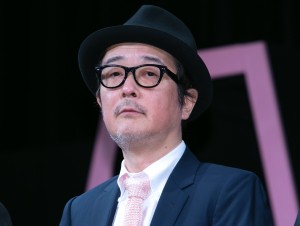 リリー・フランキー、映画『一度死んでみた』完成披露“ミサ”に登場
