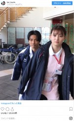 毎熊克哉＆吉川愛の真顔ダンス　※『恋はつづくよどこまでも』公式インスタグラム