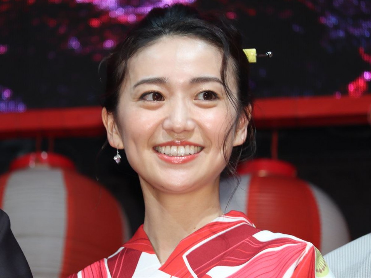 大島優子、どアップショット　慣れないカラコンも「可愛すぎてコンタクトに目がいかない」の声