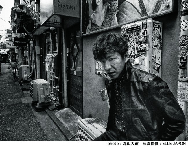 女性ファッション誌『ELLE Japon(エル・ジャポン)』4 月号中面「ELLE MEN」に登場の木村拓哉